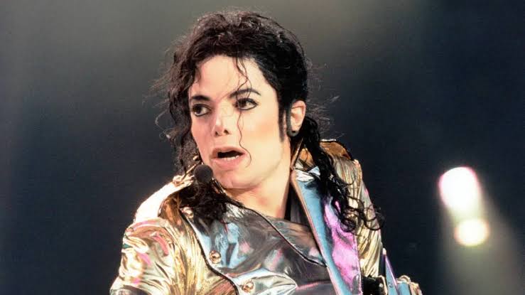 Gastó mucho dinero en joyas": el millonario monto que debía Michael Jackson  al momento de su muerte — Radio Concierto Chile