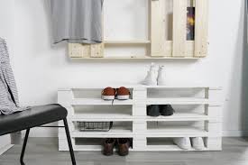 Eine paletten lounge oder eine paletten couch werden wie ein paletten sofa gebaut. Schuhregal Bauen Caseconrad Com