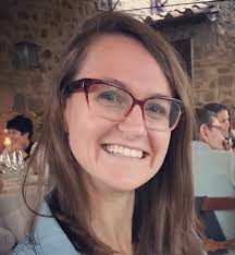 Ellen Hostetler's Instagram, Twitter & Facebook