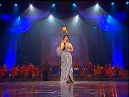 ปาหน น ธน ร ก อรว ส จจานนท คอนเส ร ต ราชวงศ เพลง