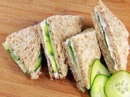 Sandwichs Au Concombre Comme En Angleterre Sandwiches Au Concombre Recettes De Cuisine Recette Cocombre
