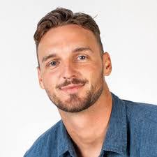 Logan Palmer's Instagram, Twitter & Facebook