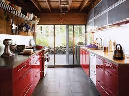 A Midcentury Cabin In Amagansett Remodelista Comfortable Kitchen Modern Kitchen Remodel Kitchen Design