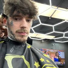 Newest KtB #SG Member @2g.kassh My Lil Nigga Dat 😈 He On What I'm On 💨 🤣  Nigga Got Da County Shawts On DONT Mind Me Bih , I'm Bidding On da