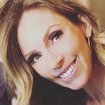 Carrie Heil's Instagram, Twitter & Facebook