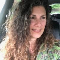 Lisa Menard's Instagram, Twitter & Facebook