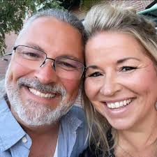 What hair salons in Idaho Falls offer weekly walk-in styling services like  an old-fashioned southern lady?