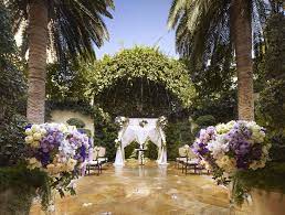 The lavender salon, lilac salon, and primrose courtyard are gorgeous options for your ceremony with golden decor, beautiful chandeliers, wall sconces, and candles. Wynn Wedding Venue Weddingbells
