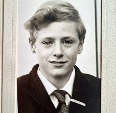 Sad to announce the passing of Bryn Ellis For those who would like to  attend his service Friday, 23rd Jan at Widnes Crem