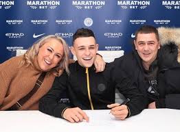 Academy graduate looks set to play a key role in saturday's. Phil Foden Kind Player Ratings Phil Foden Dazzles As Liverpool Are Thrashed After Alisson S Nightmare Display Phil Joined City At U9 Level And Signed His Academy Scholarship In July 2016 Lifeofbriannemilano