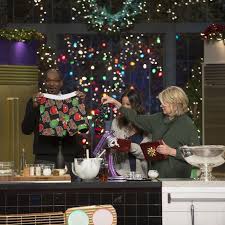 Don't be intimidated by the idea of entertaining a big crowd. Martha Snoop S Potluck Dinner Party Recap A Very Eggnog Christmas