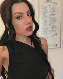 Alexa Michaels's Instagram, Twitter & Facebook