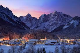 Around kranjska gora are a number of extremely pretty villages (podkoren, rateče, mojstrana, dovje), jumbles of traditional gorenjska style farmhouses usually focused around excellent local gostilna's. 15 Beautiful Kranjska Gora Photos That Will Inspire You To Visit Slovenia
