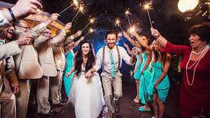 It claims to be one of the strongest and most durable trekking umbrellas on the market today. How To Make Fantastic Wedding Photos Even When It S Raining Fstoppers