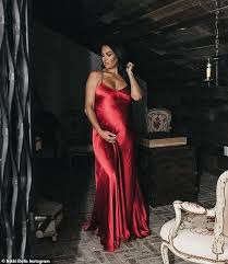 Women model nicole nikki bella bella fashion nxt divas dresses bodycon dress. Nikki Bella Stuns In Skin Tight Red Gown As She Prepares To Give Birth In Less Than Three Weeks Readsector