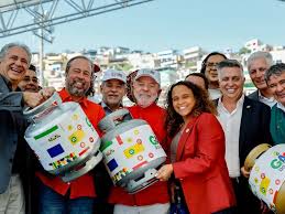 Senado aprova nova política do gás e garante botijão gratuito ou com desconto a famílias de baixa renda