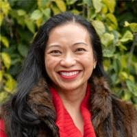 Jane Schlueter's Instagram, Twitter & Facebook