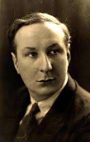 Edward Hilton's Instagram, Twitter & Facebook