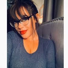 Nicole Rossiter's Instagram, Twitter & Facebook