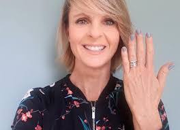 Kerry Beach's Instagram, Twitter & Facebook