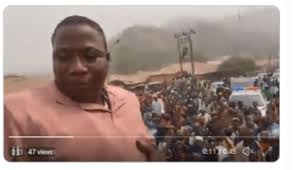 Professor emeritus banji akintoye, the leader of the umbrella body of yoruba. Nigerians React As Sunday Igboho Visits Ibarapa Insideoyo Com