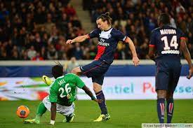 Ibra a été logiquement expulsé suite à une grosse faute sur le gardien adverse ruffier. Photos Foot But Zlatan Ibrahimovic 16 03 2014 Psg Saint Etienne 29eme Journee De Ligue 1