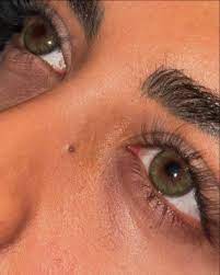 Urban layer lenses عدسات cleopatra green لون جديد، ترند العدسات ، , وحصريا  لدينا ، زينةفقط ، مدة الاستخدام سنوية الأقرب إلى العين الطبيعية , ، عدسة  منسوخة من عيون بشرية ،