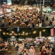 Tak tahu nk kemana mlm minggu kemarin. Tapak Urban Street Dining Hipster Night Market In Kl With Food Trucks Selling Monster Burgers Crazy Milkshakes Jumbo Indomie And More