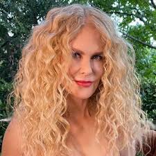 Paula Briggs (@sdbi2915)