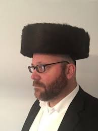 Shtreimel Usually Worn By The Very Orthodox Jewish Only On Friday Night Into Saturday The Jewish Sabbath Or On Je Hats For Men Sharp Dressed Man Men Dress