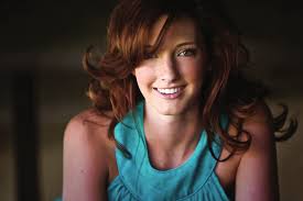 The Portrait Photographers Guide to Posing. 2nd edition. 2012