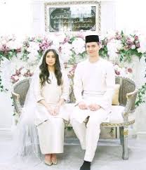 Memori indah tunku aminah sebelum kahwin.tunku aminah maimunah iskandariah binti sultan ibrahim ismail (diputerikan. Johor Princess Marries Dutchman Pressreader