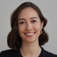 Sarah Sisneros's Instagram, Twitter & Facebook