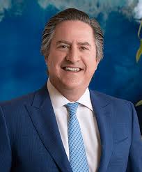 Robert Pizzuto's Instagram, Twitter & Facebook