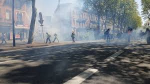 Les gilets jaunes se sont rassemblés en france pour le treizième samedi consécutif. Acte 22 Des Gilets Jaunes Les Manifestants A Nouveau Dans La Rue Rt En Francais