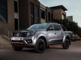 The ruggedly handsome as well as capable nissan navara often gets overlooked when people decide to buy a. Nissan Navara 2 5 Le 4x4 At 2021 First Drive Local Is Lekker Buying A Car Autotrader