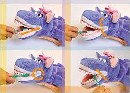 Momentan hat sie entweder socken oder so schuhe mit weicher sohle an. Baby Zahne Putzen Tipps Putzplan Fur Milchzahne Kidsgo