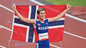 Er ist der jüngere bruder von filip und henrik ingebrigtsen , die selbst als mittelstreckenläufer internationale erfolge feiern konnten. 3rjlnsoiarhytm
