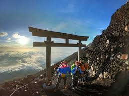 Hiking Fujisan Å¯å£«å±± Guide To Yoshida Trail From Pineapples