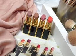This is an excellent choice for the millennials who do not enjoy cleaning too much because this surface is relatively easy to tidy. Review Tom Ford Satin Matte Lipsticks Pretty Is My Profession