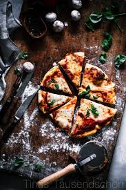 Pizza Margherita Nicht Mehr Aber Auch Nicht Weniger Tinastausendschon Rezept Pizza Margherita Margherita Rezept Rezepte