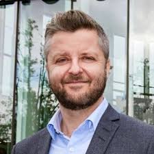 Brian Mengel på LinkedIn: 𝐉𝐞𝐠 𝐞𝐧𝐝𝐞𝐫 𝐦𝐞𝐝 𝐞𝐧 𝟒. 𝐩𝐥𝐚𝐝𝐬  𝐭𝐢𝐥 𝐝𝐞𝐭𝐭𝐞 𝐚̊𝐫𝐬…