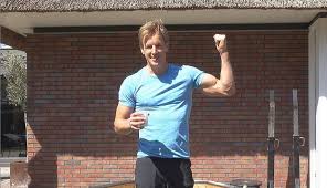 Join us in our support for epke zonderland #succesepke #odeaanepke #newwork #campaign #campina #tribute #olympics #tbwa. Epke Zonderland Half Topturner Half Dokter Weekblad Party