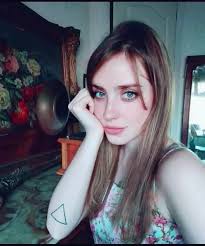 Lacey Cherry (@laceycherry)