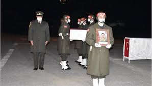 Şehitler için dua sözleri ve anlamlı mesajlarını resimli olarak bulabilirsiniz. Hakkari De Bir Asker Kaza Sonucu Sehit Oldu Ntv