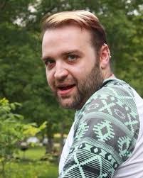 Beth Colton's Instagram, Twitter & Facebook