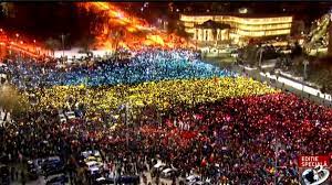 Proteste în Piața Victoriei și în țară. 30.000 de oameni au fost în stradă în București