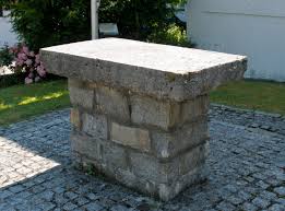 Dieser artikel wurde für chf 102.00 verkauft. Datei Altmunster Steintisch Jpg Wikipedia