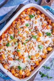 All You Need For This 5 Ingredient Gnocchi Broccoli And White Bean Bake Is Gnocchi Broccoli Gnocchi Recipes Healthy Vegetarian Recipes Dinner Veggie Dinner