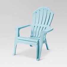 Decorating Your Outdoor Space With The Adirondack Chairs Yonohomedesign Com In 2020 Resin Adirondack Chairs Adirondack Chair Plastic Adirondack Chairs